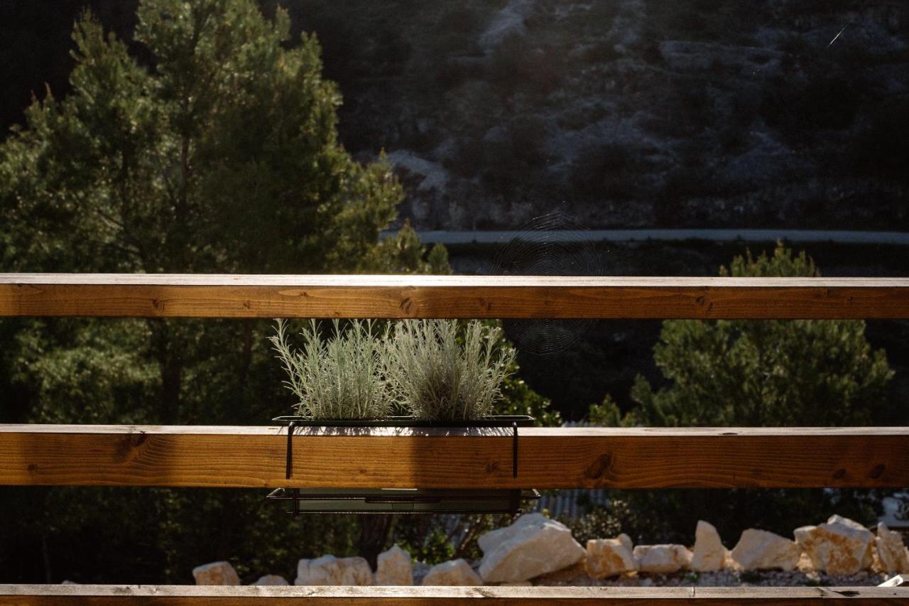 Nature House With A Wooden Porch - Pasika, House Tonka Pucisca Exterior photo